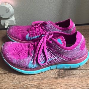 Nike sneakers- free 4.0 Fly Knit